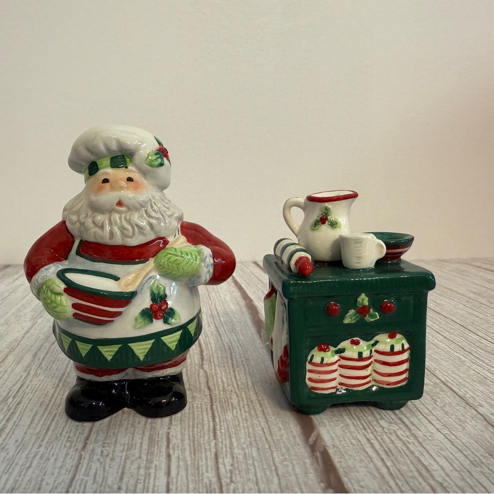 2005 Fitz And Floyd SANTA’S KITCHEN Ceramic Salt & Pepper Shakers NOT USED